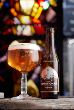 Tripel Traditionair bier flesje en glas