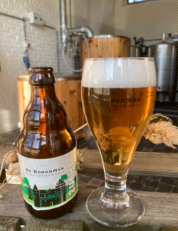 Zucht bier flesje en glas