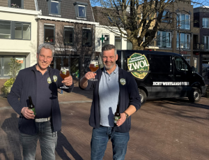 Ad en Marty proosten op toekomstplannen Brouwerij Zwol