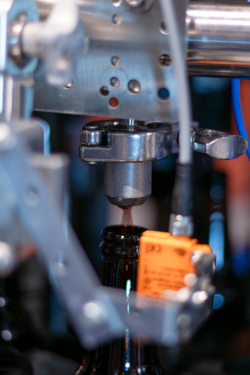 Flesje afvullen brouwersnos