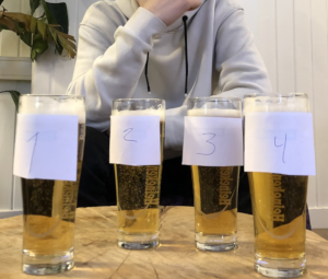 bierproeverij thuis met pils