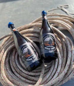 bierseke tripel bieren buiten op nautisch touw
