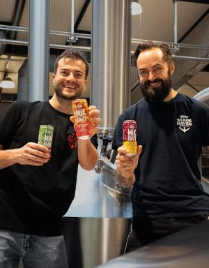 Twee Stadshaven brouwers met mixcraft blikjes