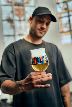 Said Kinos met zijn duvel designerglas 2026