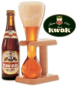 Pauwel Kwak logo, glas en flesje Pauwel Kwak logo, glas en flesje