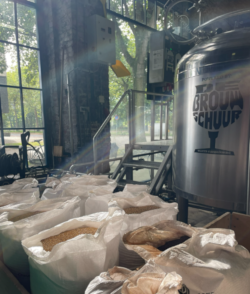 Binnen bij de Brouwschuur in Weert Binnen bij de Brouwschuur in Weert