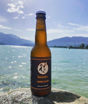 Waggel Zomers Blond in zomerse setting Waggel Zomers Blond in zomerse setting