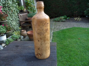 Oude stenen fles 2 Oude stenen fles 2