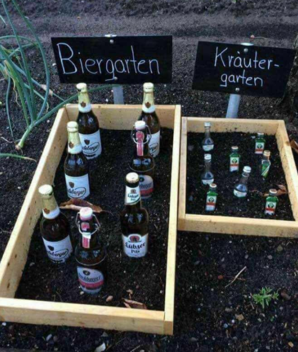 We kennen allemaal de Duitse Biergarten waar je heerlijk kunt zitten met een biertje in de hand. Maar deze biertuin doet er niet voor onder. Bier u Biergarten und Krautergarten