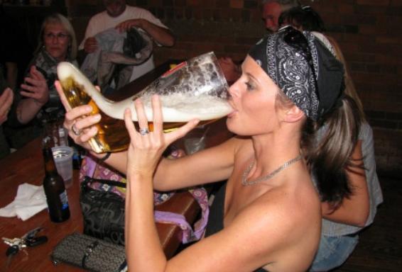 Biermeisje van de maand juni Biermeisje van de maand juni