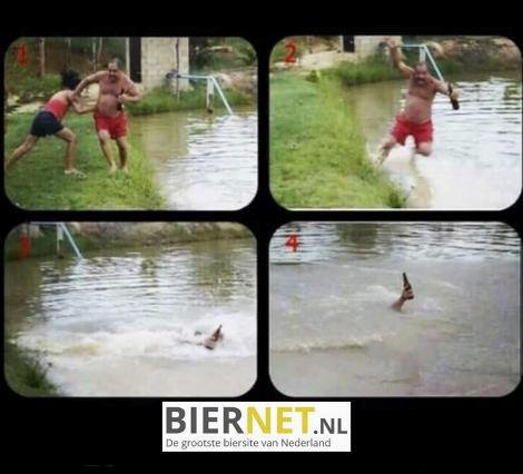 Man redt zijn bier bij val in water