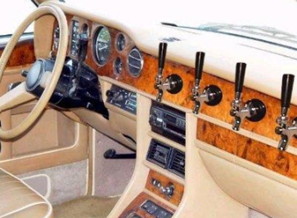 Biertaps in een auto