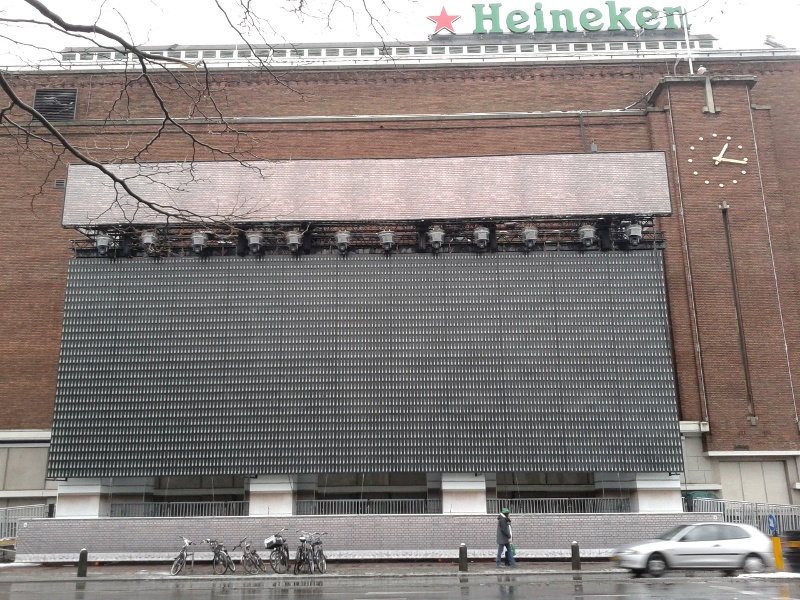 heineken 140 jaar flessen bij heineken experience
