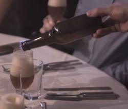 Bier wordt ingeschonken