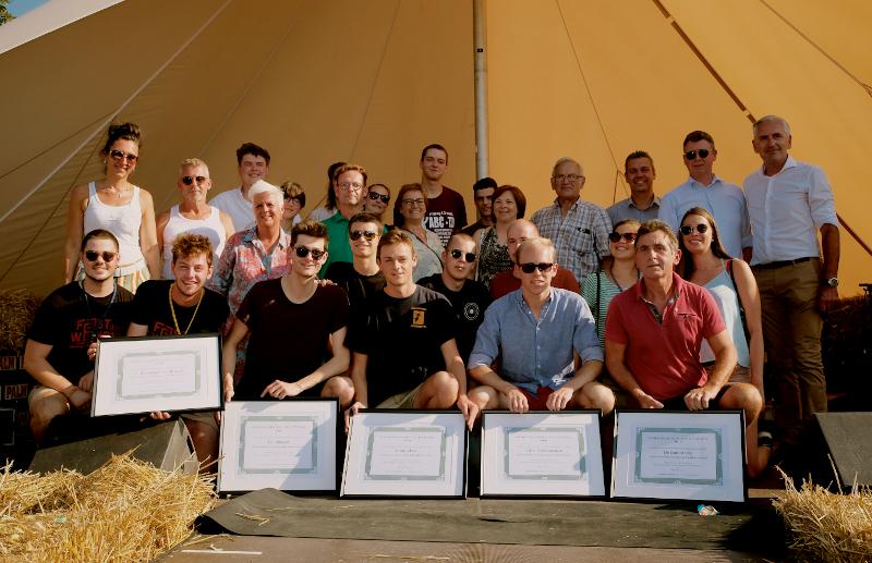 Donaties aan jeugdverenigingen door Brouwerij Palm