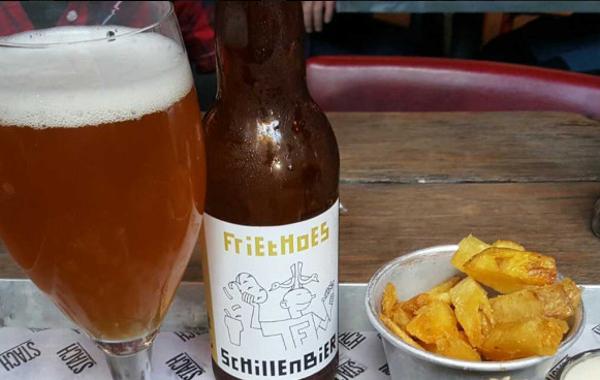 Friethoes Schillenbier met friet