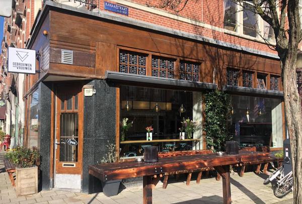 Gebrouwen door Vrouwen buiten