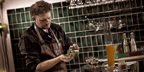 Grolsch brouwer in actie