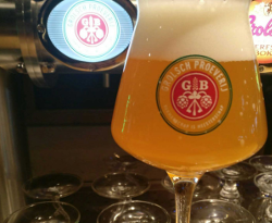 Het eerste bier is een Grolsch Tripel