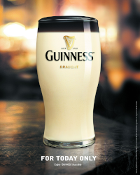 Witte Guinness met zwart schuim