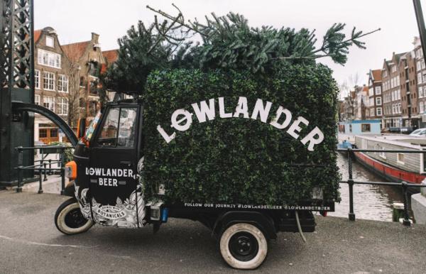 Lowlander met kerstbomen