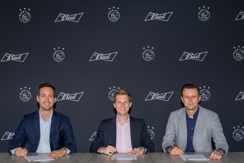 Ondertekening contract AB InBev en Ajax