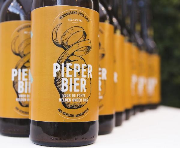 Pieper bier veel flesjes aardappelbier