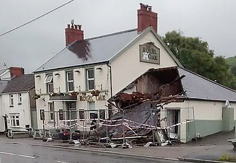 Schade aan de Royal Oak Pub