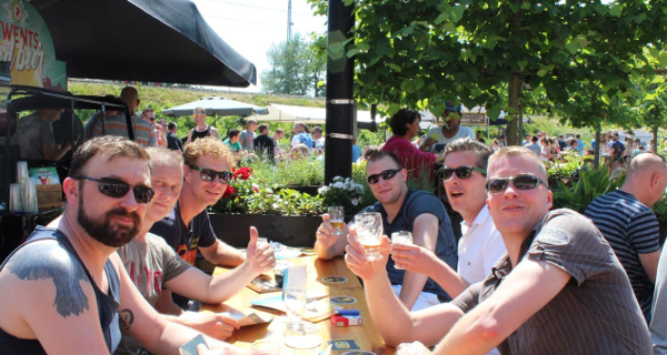 Sfeer tijdens Twents Speciaalbierfestival