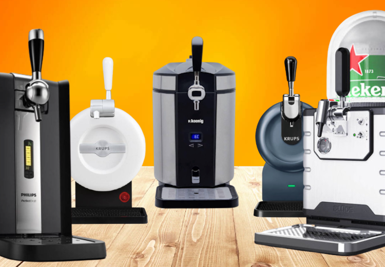 Vijf verschillende thuistaps op een houten vloer met een oranje achtergrond