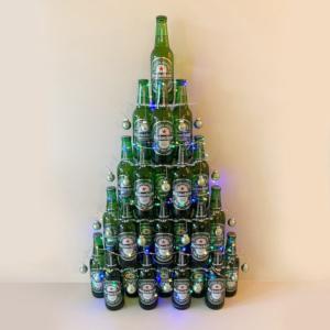 Heineken kerstboom versierd