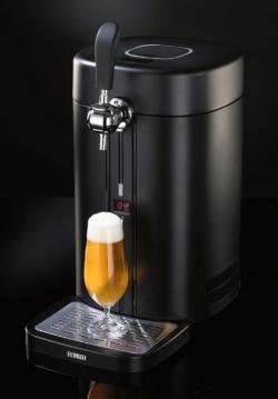 Thuistap Bier Maxx met een getapt biertje Thuistap Bier Maxx met een getapt biertje