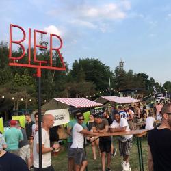 Bier op een festival Bier op een festival