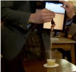 Een biertje tappen uit een iPad