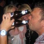 12 x mensen die niet weten hoe zij een biertje moeten drinken