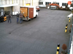 Jupiler kratjes uitladen is zo makkelijk nog niet