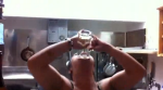 0,33 liter bier in een halve seconde