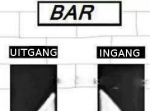 Komen en gaan in een bar