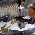 Robot met tap skills Robot met tap skills