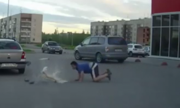 Winkelwagen vol bier kapot