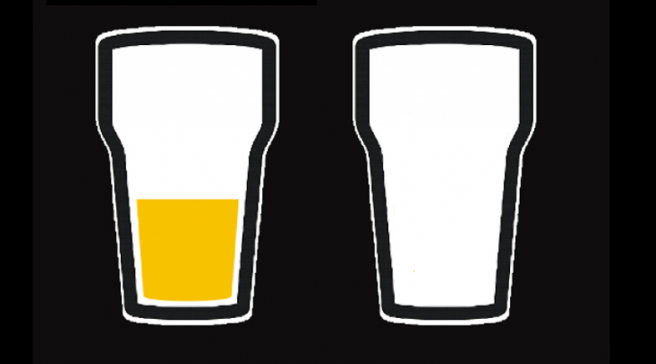 Halfvol of leeg bierglas