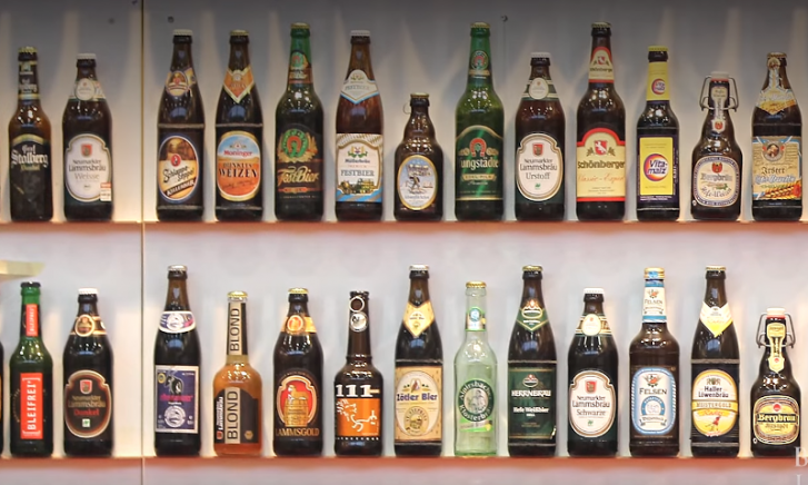 Waarom zijn bierflessen bruin of groen?