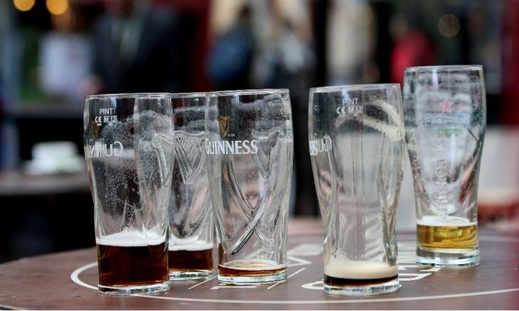 Gebruikte bierglazen
