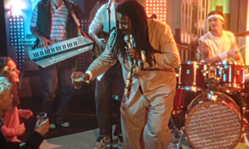 Zanger Gullie wil proosten met bier tijdens optreden