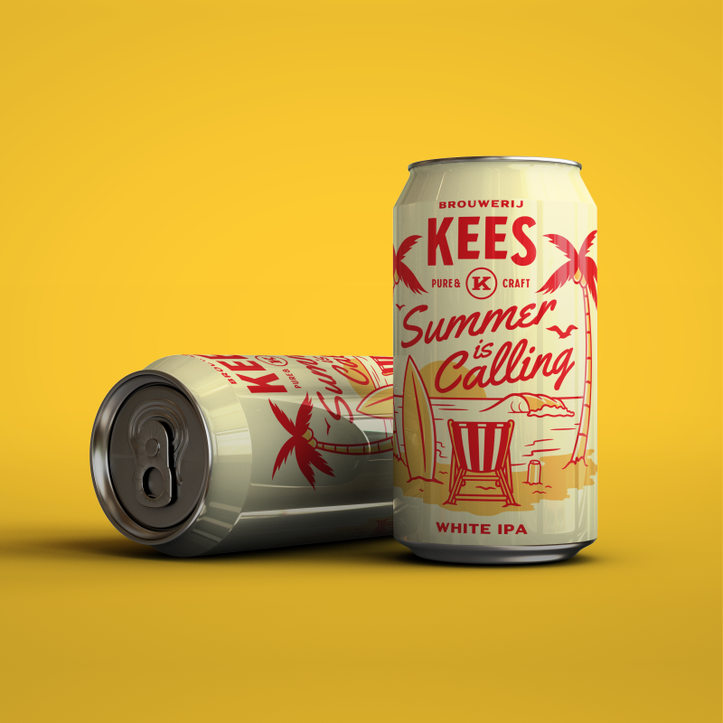 Twee blikjes Kees White IPA met zomerse strandprints op gele achtergrond.