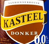Een flesje Kasteel Donker 0.0% logo van het bier
