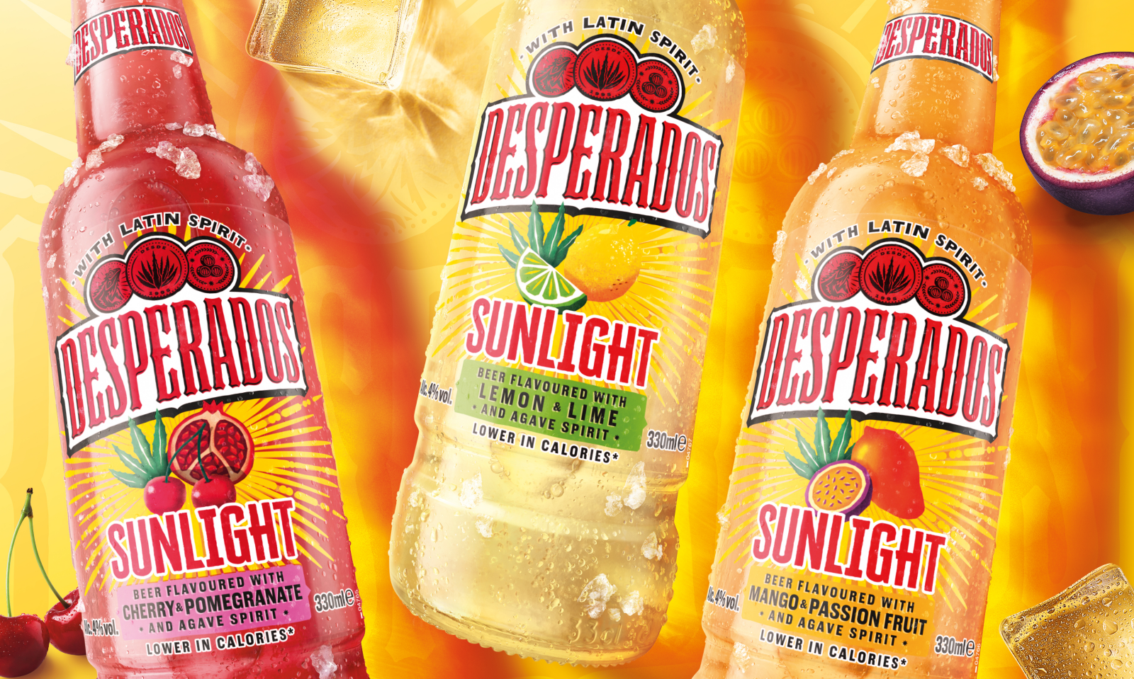 Drie flesjes Desperados Sunlight drankjes met ijsblokjes en fruit terwijl de tekst 'Lighter taste loud vibes' leesbaar is.