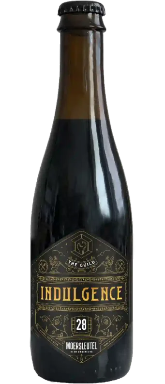 Fles Moersleutel Indulgence 28 met zwart en goud etiket tegen een witte achtergrond.