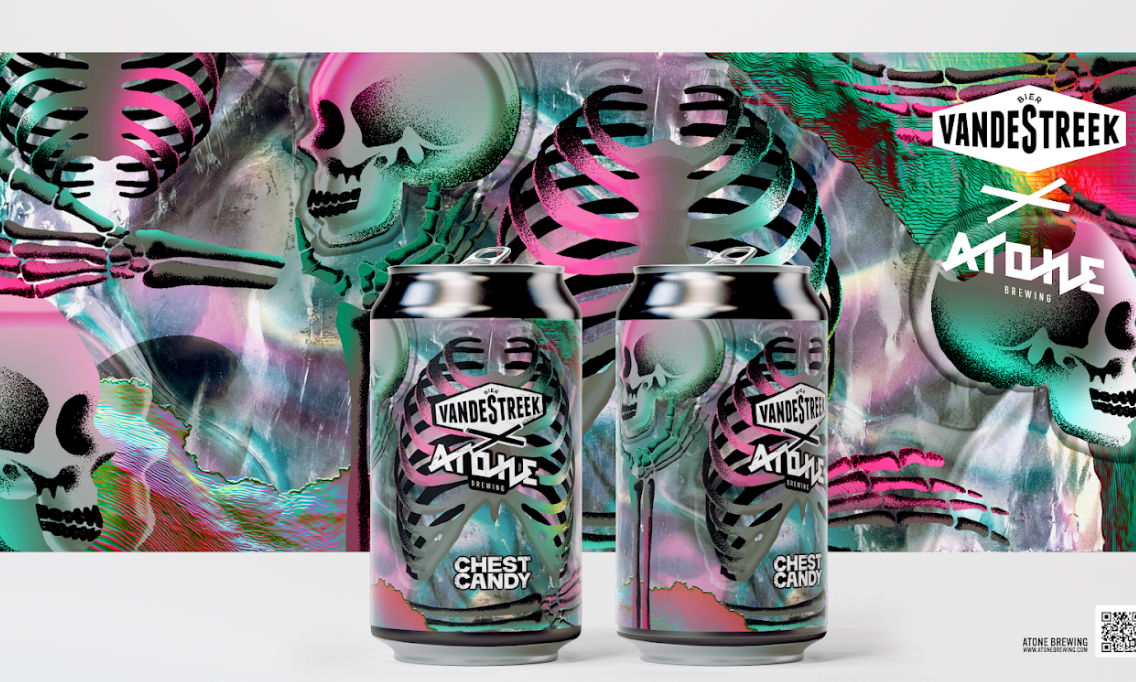 Twee Chest Candy bierblikken voor kleurrijke skeletillustratie met schedels en ribben.