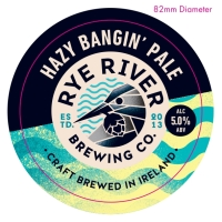 Rond bieretiket van Rye River Hazy Bangin' Pale met donkerblauwe rand en pastelkleuren.